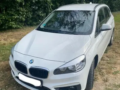 Gebraucht BMW 218 Active Tourer 150 PS (110 kW) 2015 Weiß Van / Kleinbus