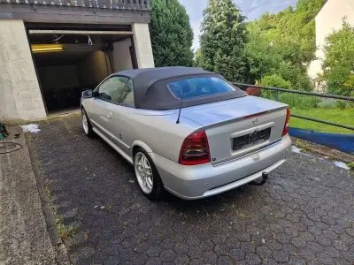 Gebraucht Opel Astra 147 PS (108 kW) 2002 Silber Cabrio