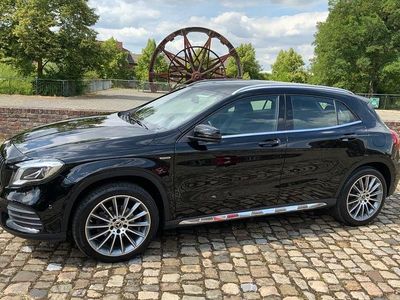 Gebraucht Mercedes GLA180 AMG line 122 PS (89 kW) 2018 Schwarz SUV
