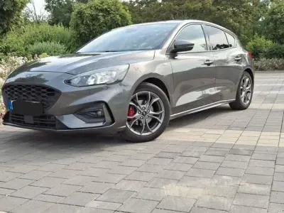 Gebraucht Ford Focus ST-Line X 155 PS (114 kW) 2020 Grau Limousine