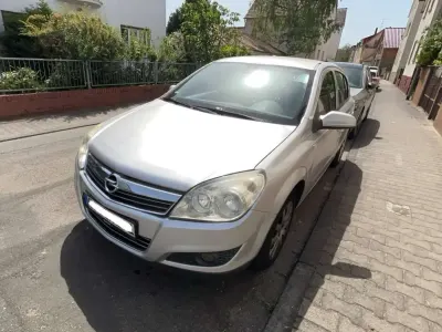 Gebraucht Opel Astra Edition 116 PS (85 kW) 2007 Grau Limousine