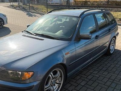 Gebraucht BMW 320 150 PS (110 kW) 2003 Blau Kombi