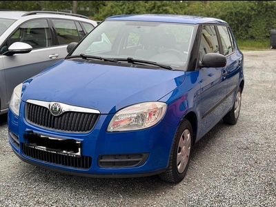 Second-hand Skoda Fabia 69 CP (50 kW) 2009 Albastru Hatchback