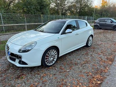 Gebraucht Alfa Romeo Giulietta Quadrifoglio Verde 235 PS (172 kW) 2012 Weiß Kleinwagen