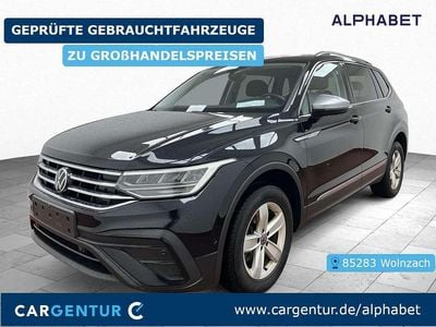 Gebraucht VW Tiguan Allspace Life 150 PS (110 kW) 2022 Deep black perleffekt (metallic) SUV