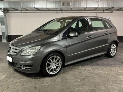 Mercedes B200