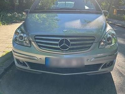 Mercedes B200