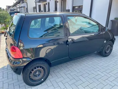 Używany Renault Twingo Dynamique 75 KM (55 kW) 2004 Czarny Hatchback