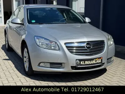 Gebraucht Opel Insignia Edition 131 PS (96 kW) 2010 Silber Limousine