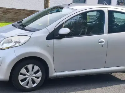 Gebraucht Citroën C1 68 PS (50 kW) 2011 Grau Kleinwagen