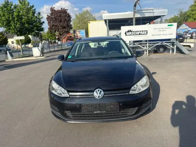 Gebraucht VW Golf VII Trendline 110 PS (80 kW) 2016 Schwarz Kombi