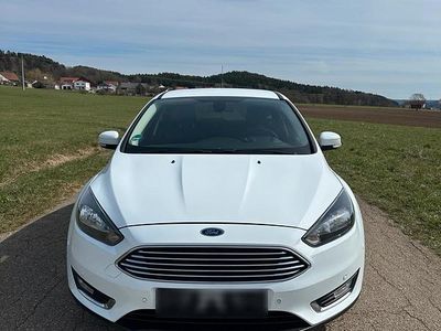 Gebraucht Ford Focus Titanium 101 PS (74 kW) 2016 Weiß Limousine