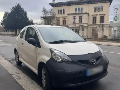 Gebraucht Toyota Aygo Basis 59 PS (43 kW) 2008 Weiß Kleinwagen