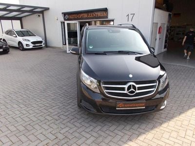 Mercedes V220