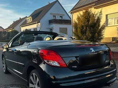 Gebraucht Peugeot 207 CC Roland Garros 111 PS (81 kW) 2013 Schwarz Cabrio