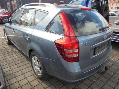 Second-hand Kia Ceed 126 CP (92 kW) 2009 Albastru Hatchback