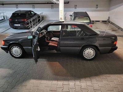 Schwarz Gebraucht 1991 Mercedes 190 Sportline Limousine | 16.290 €