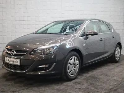 Gebraucht Opel Astra Exklusiv 140 PS (102 kW) 2015 Grau Limousine