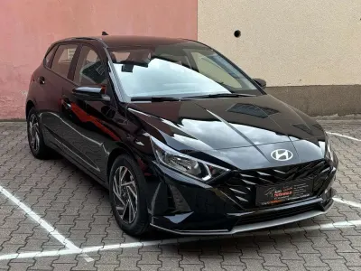Neu Hyundai i20 Prime 101 PS (74 kW) 2025 Lumen grey Limousine