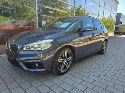Gebraucht BMW 220 Sport Line 190 PS (139 kW) 2015 Grau Van / Kleinbus