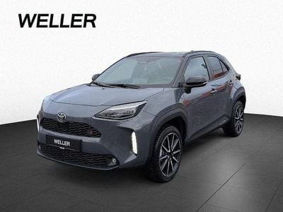 Neu Toyota Yaris Hybrid 131 PS (96 kW) 2025 Grau Limousine