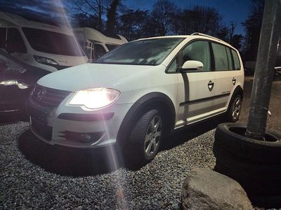 Usata VW Touran Conceptline 140 CV (102 kW) 2009 Bianco Monovolume