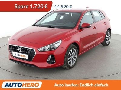 Gebraucht Hyundai i30 Trend 140 PS (102 kW) 2017 Rot Limousine