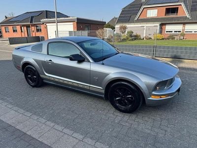 Gebraucht Ford Mustang 220 PS (161 kW) 2008 Silber Coupé