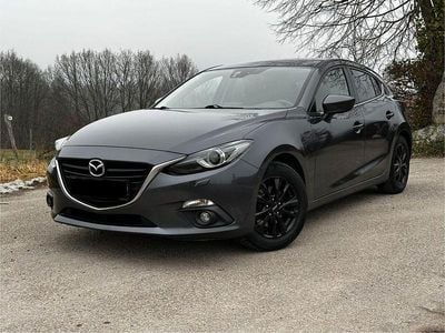 Grau Gebraucht 2016 Mazda 3 Nakama Limousine | 11.950 € (Fairer Preis)