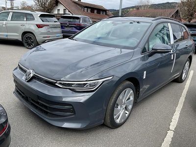 Neu VW Golf VIII Life 150 PS (110 kW) 2026 Delfin grau metallic Kombi