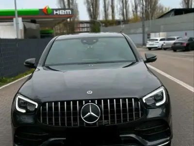 Gebraucht Mercedes GLC300 AMG line 258 PS (189 kW) 2019 Schwarz SUV