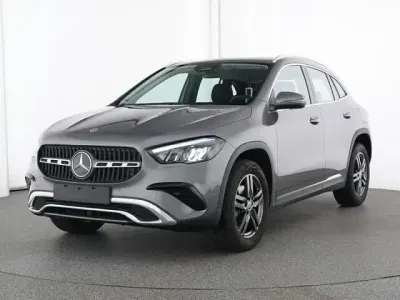 Gebraucht Mercedes GLA200 Advanced 163 PS (119 kW) 2025 lack mountaingrau SUV