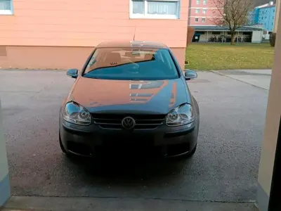 Neu VW Golf VIII 75 PS (55 kW) 2026 Grau Limousine