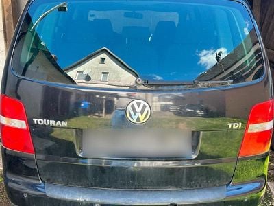 Second-hand VW Touran 105 CP (77 kW) 2006 Negru Monovolum