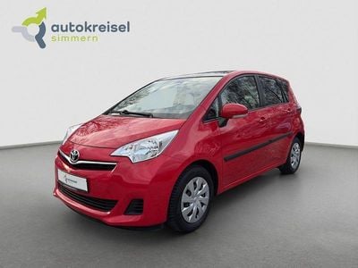 Rot Gebraucht 2013 Toyota Verso-S Life Van / Kleinbus | 6.990 € (Fairer Preis)