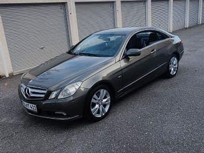 Usata Mercedes E350 292 CV (214 kW) 2010 Marrone Coupé