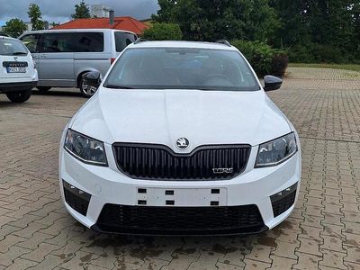 Weiß Gebraucht 2015 Skoda Octavia RS Kombi | 18.999 € (Teuer)