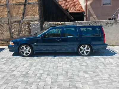 Gebraucht Volvo V70 250 PS (183 kW) 1997 Blau Kombi