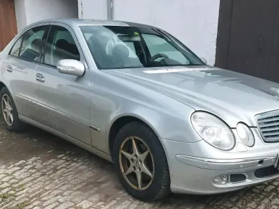 Używany Mercedes E320