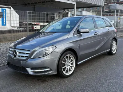 Gebraucht Mercedes B200 156 PS (114 kW) 2012 Mountaingrau  met. Van / Kleinbus