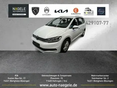 Gebraucht VW Touran Highline 150 PS (110 kW) 2022 Weiß Van / Kleinbus