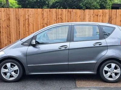Gebraucht Mercedes A200 Avantgarde 136 PS (100 kW) 2009 Silber Van / Kleinbus