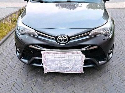 Second-hand Toyota Avensis T2 150 CP (110 kW) 2018 Gri Break