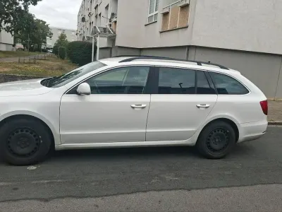 Gebraucht Skoda Superb 170 PS (125 kW) 2013 Weiß Kombi