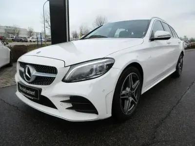 Gebraucht Mercedes C180 AMG 156 PS (114 kW) 2020 Weiß Limousine