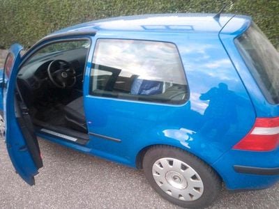 Usata VW Golf IV Ocean 105 CV (77 kW) 2003 Blu Utilitaria