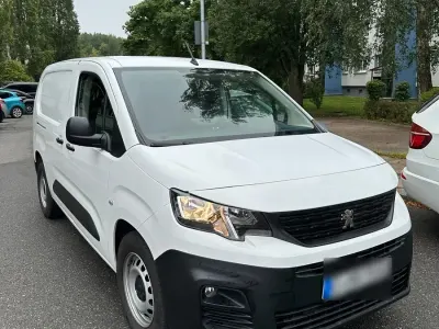 Gebraucht Peugeot Partner 102 PS (75 kW) 2018 Weiß Van / Kleinbus