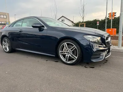 Gebraucht Mercedes E350 AMG 258 PS (189 kW) 2018 Blau Coupé