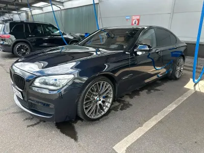 Gebraucht BMW 750 M Sport 550 PS (404 kW) 2014 Schwarz Limousine