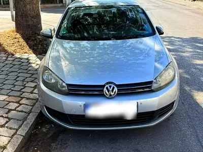 Gebraucht VW Golf VI 102 PS (75 kW) 2009 Silber Limousine